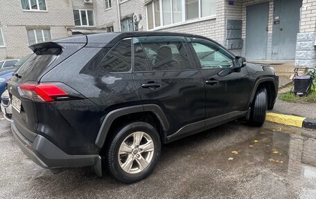 Toyota RAV4, 2021 год, 3 000 000 рублей, 2 фотография