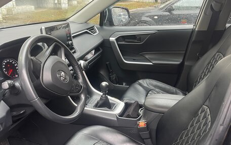 Toyota RAV4, 2021 год, 3 000 000 рублей, 4 фотография