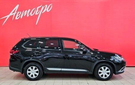 Mitsubishi Outlander III рестайлинг 3, 2016 год, 1 800 000 рублей, 6 фотография
