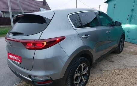 KIA Sportage IV рестайлинг, 2020 год, 2 450 000 рублей, 4 фотография