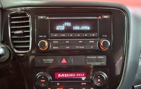 Mitsubishi Outlander III рестайлинг 3, 2016 год, 1 800 000 рублей, 11 фотография