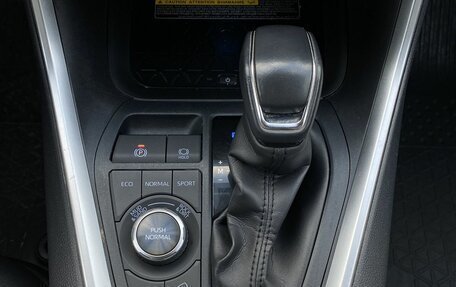 Toyota RAV4, 2019 год, 3 099 000 рублей, 15 фотография