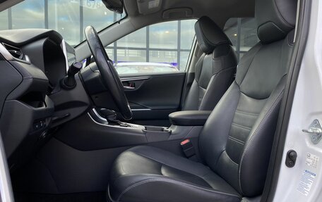 Toyota RAV4, 2019 год, 3 099 000 рублей, 24 фотография