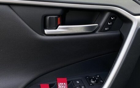 Toyota RAV4, 2019 год, 3 099 000 рублей, 22 фотография