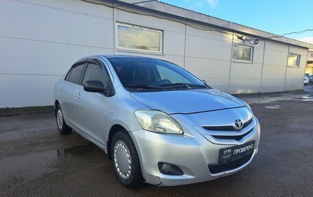 Toyota Yaris III рестайлинг, 2007 год, 579 000 рублей, 3 фотография