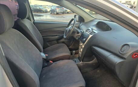 Toyota Yaris III рестайлинг, 2007 год, 579 000 рублей, 11 фотография