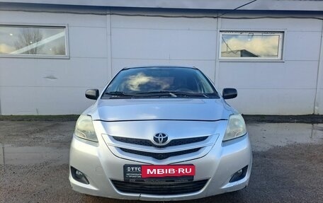 Toyota Yaris III рестайлинг, 2007 год, 579 000 рублей, 2 фотография