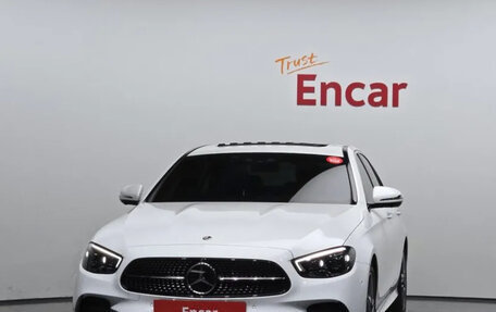 Mercedes-Benz E-Класс, 2022 год, 5 172 000 рублей, 3 фотография