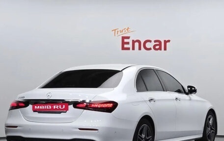 Mercedes-Benz E-Класс, 2022 год, 5 172 000 рублей, 2 фотография