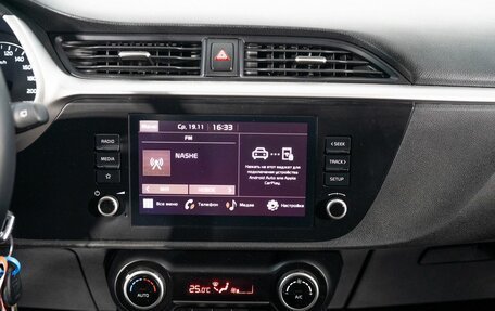 KIA Rio IV, 2021 год, 1 750 000 рублей, 11 фотография