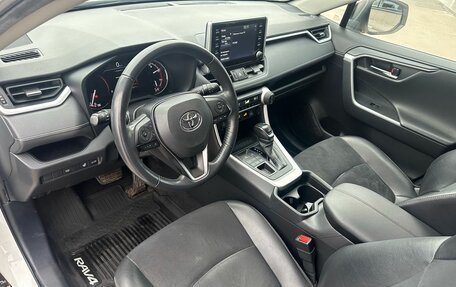 Toyota RAV4, 2021 год, 3 379 000 рублей, 10 фотография