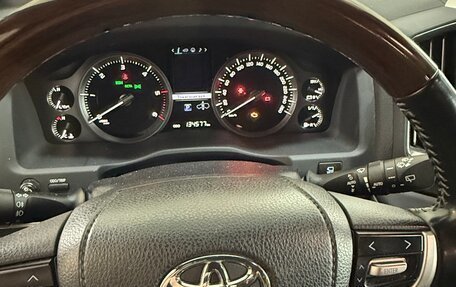 Toyota Land Cruiser 200, 2016 год, 6 900 000 рублей, 7 фотография