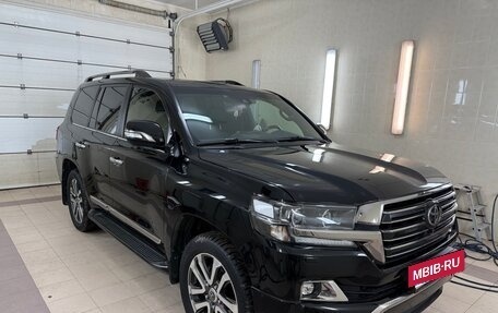 Toyota Land Cruiser 200, 2016 год, 6 900 000 рублей, 4 фотография