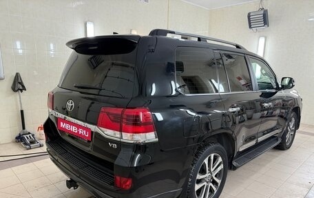 Toyota Land Cruiser 200, 2016 год, 6 900 000 рублей, 3 фотография