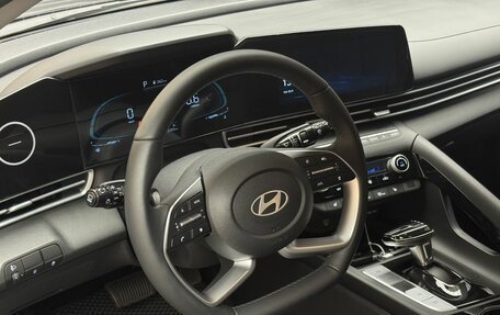 Hyundai Elantra, 2024 год, 2 199 000 рублей, 11 фотография