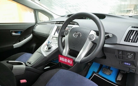 Toyota Prius, 2012 год, 1 245 000 рублей, 11 фотография