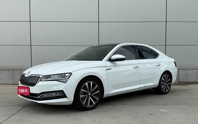 Skoda Superb III рестайлинг, 2022 год, 2 500 000 рублей, 1 фотография