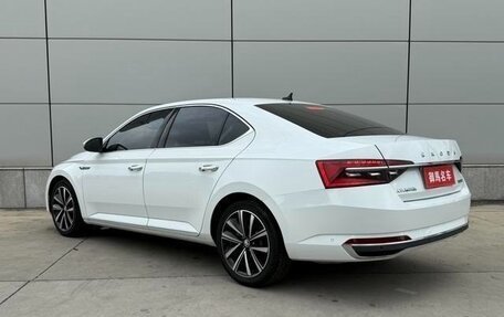 Skoda Superb III рестайлинг, 2022 год, 2 500 000 рублей, 4 фотография