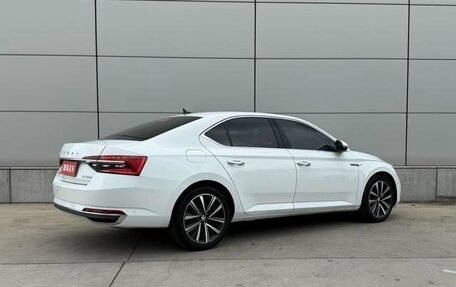 Skoda Superb III рестайлинг, 2022 год, 2 500 000 рублей, 6 фотография