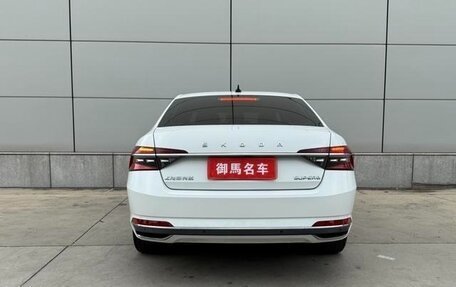 Skoda Superb III рестайлинг, 2022 год, 2 500 000 рублей, 5 фотография