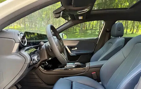 Mercedes-Benz A-Класс, 2022 год, 2 300 000 рублей, 6 фотография
