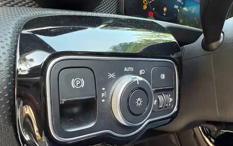 Mercedes-Benz A-Класс, 2022 год, 2 300 000 рублей, 10 фотография