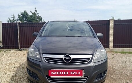 Opel Zafira B, 2011 год, 850 000 рублей, 2 фотография