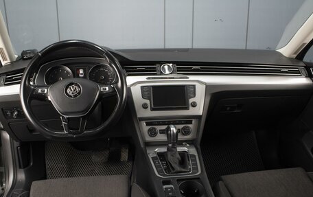 Volkswagen Passat B8 рестайлинг, 2015 год, 1 700 000 рублей, 5 фотография