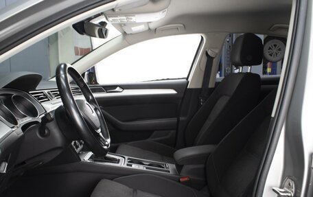 Volkswagen Passat B8 рестайлинг, 2015 год, 1 700 000 рублей, 8 фотография