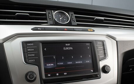 Volkswagen Passat B8 рестайлинг, 2015 год, 1 700 000 рублей, 18 фотография