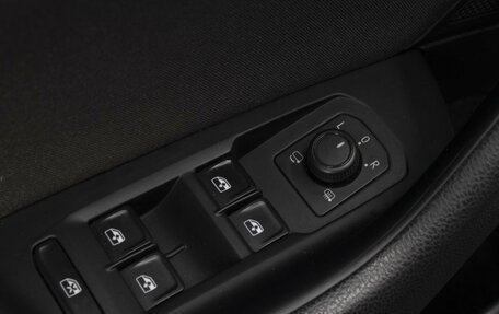 Volkswagen Passat B8 рестайлинг, 2015 год, 1 700 000 рублей, 15 фотография