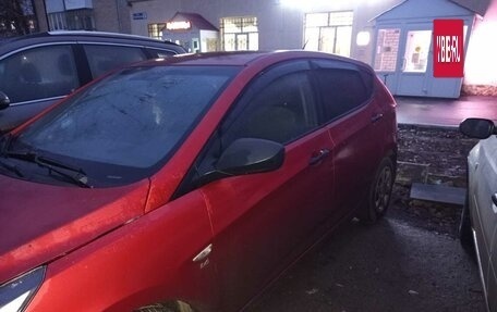 Hyundai Solaris II рестайлинг, 2011 год, 635 000 рублей, 2 фотография