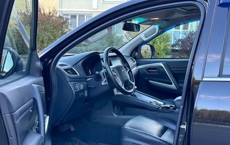 Mitsubishi Montero Sport, 2022 год, 4 350 000 рублей, 8 фотография