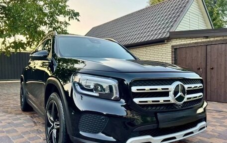 Mercedes-Benz GLB, 2022 год, 2 300 000 рублей, 1 фотография