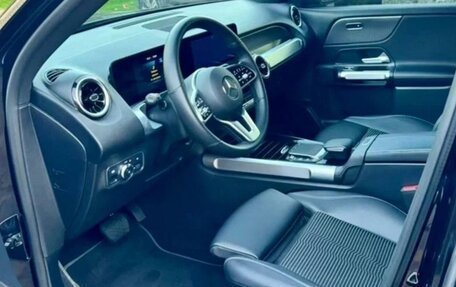 Mercedes-Benz GLB, 2022 год, 2 300 000 рублей, 5 фотография