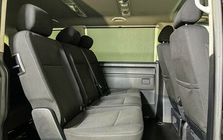 Volkswagen Caravelle T6 рестайлинг, 2017 год, 3 025 000 рублей, 10 фотография