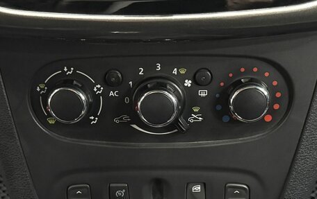 Renault Logan II, 2014 год, 729 900 рублей, 17 фотография