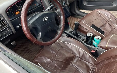 Toyota Avensis III рестайлинг, 1998 год, 350 000 рублей, 17 фотография