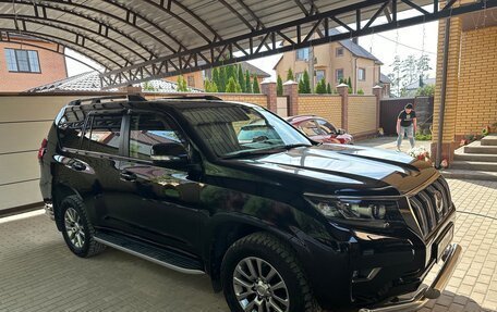 Toyota Land Cruiser Prado 150 рестайлинг 2, 2018 год, 5 300 000 рублей, 2 фотография