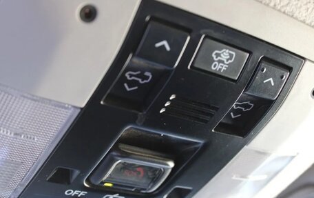 Toyota Land Cruiser Prado 150 рестайлинг 2, 2018 год, 5 300 000 рублей, 16 фотография