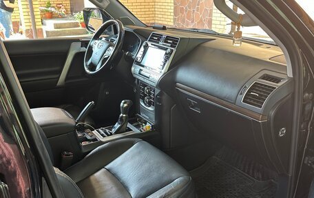 Toyota Land Cruiser Prado 150 рестайлинг 2, 2018 год, 5 300 000 рублей, 7 фотография