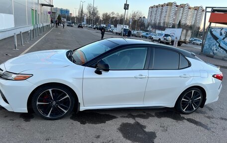 Toyota Camry, 2018 год, 2 500 000 рублей, 9 фотография