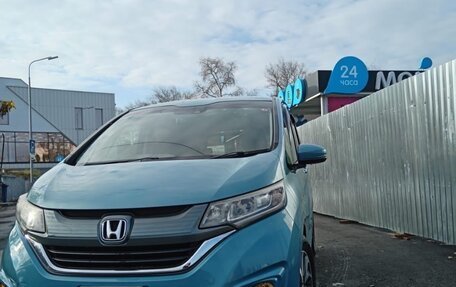 Honda Freed II, 2018 год, 1 570 000 рублей, 2 фотография
