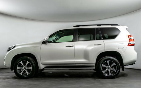 Toyota Land Cruiser Prado 150 рестайлинг 2, 2015 год, 3 990 000 рублей, 8 фотография