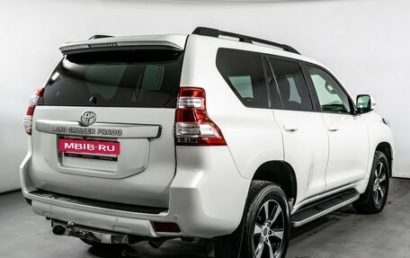 Toyota Land Cruiser Prado 150 рестайлинг 2, 2015 год, 3 990 000 рублей, 5 фотография