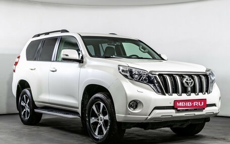 Toyota Land Cruiser Prado 150 рестайлинг 2, 2015 год, 3 990 000 рублей, 3 фотография