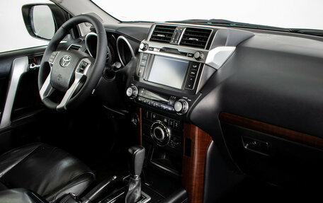 Toyota Land Cruiser Prado 150 рестайлинг 2, 2015 год, 3 990 000 рублей, 11 фотография