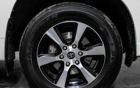 Toyota Land Cruiser Prado 150 рестайлинг 2, 2015 год, 3 990 000 рублей, 16 фотография