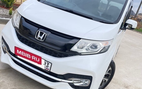 Honda Stepwgn IV, 2015 год, 1 850 000 рублей, 6 фотография