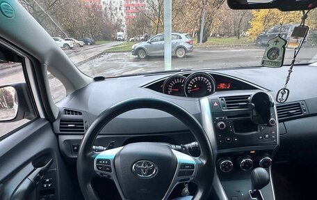 Toyota Verso I, 2013 год, 1 100 000 рублей, 4 фотография
